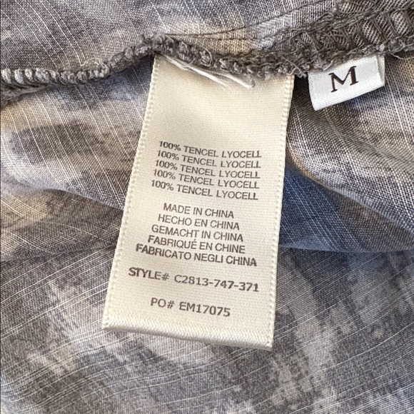 Cloth & Stone Button Down Shirt size M. - Picture 6 of 6